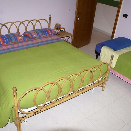 People Bed & Breakfast Castorano Exterior photo