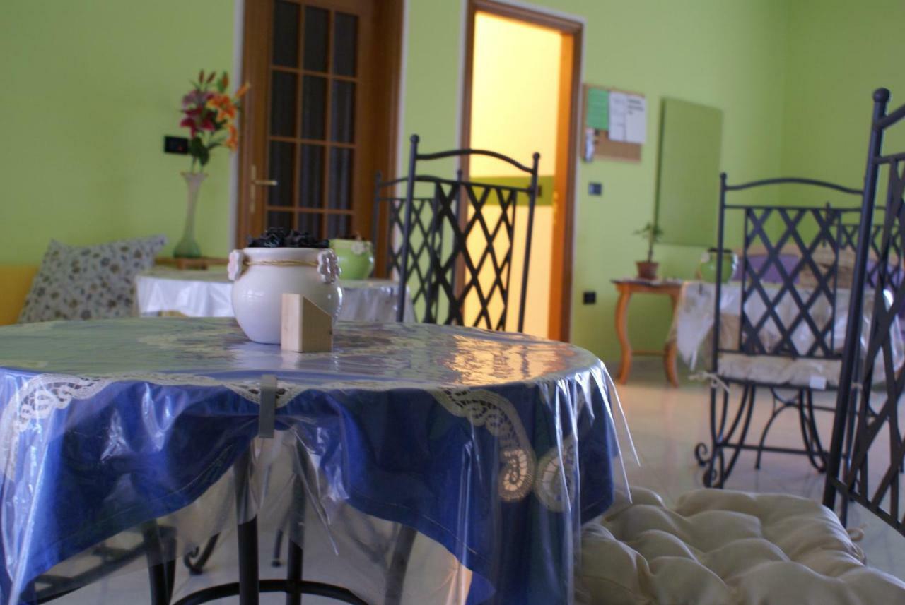 People Bed & Breakfast Castorano Exterior photo
